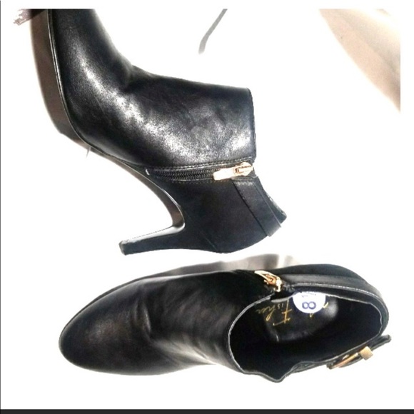 Marc Fisher suede booties, GUC - Picture 3 of 3